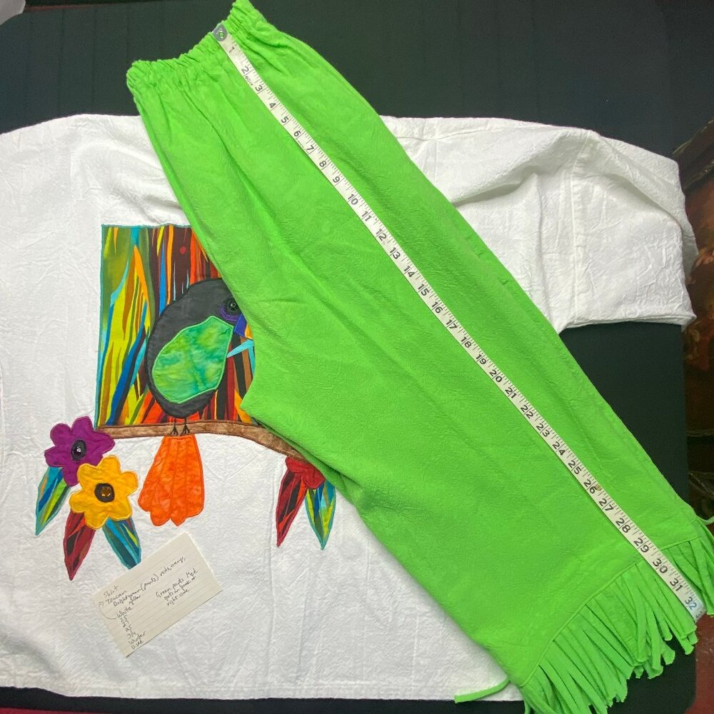 Artsy Tucan Top and Pants - Picture 6 of 6